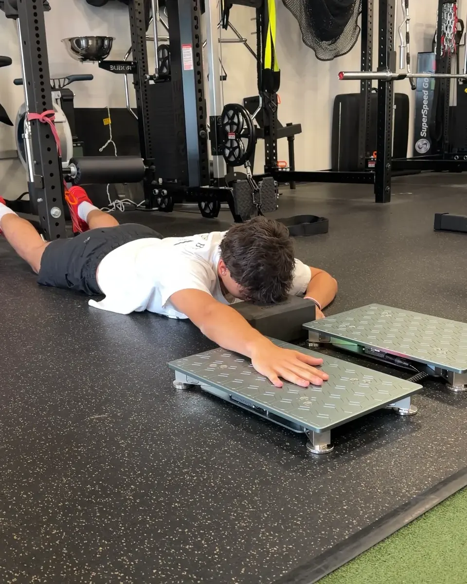 Athlete completing a VALD shoulder assessment
